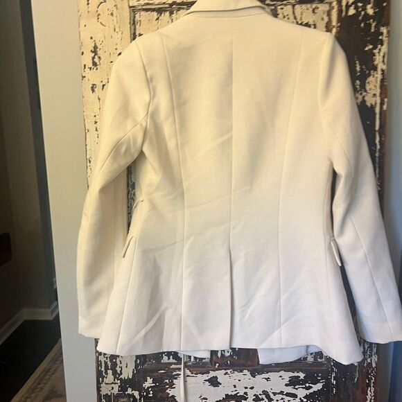 4TH & RECKLESS NWT
Alma Side Tie Blazer In Cream Blazer and Pants Set. Size XL - Picture 4 of 16
